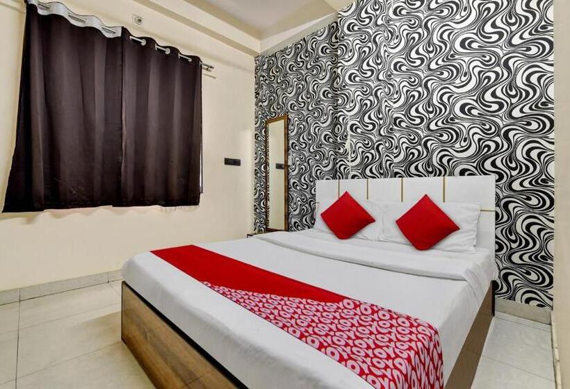 Triple Classic Room, Oyo Hotel Dream Palace