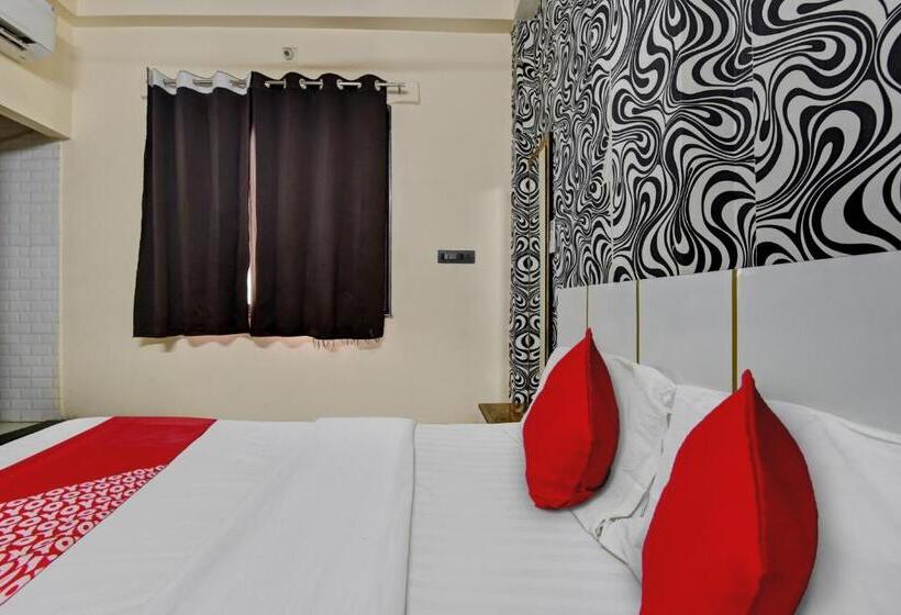 Triple Classic Room, Oyo Hotel Dream Palace