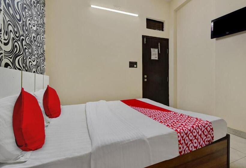 Triple Classic Room, Oyo Hotel Dream Palace