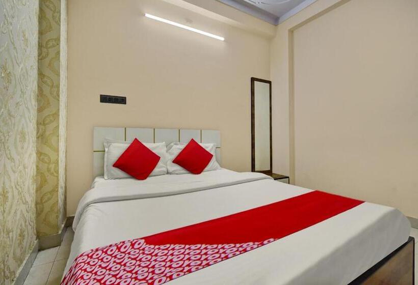 Triple Classic Room, Oyo Hotel Dream Palace