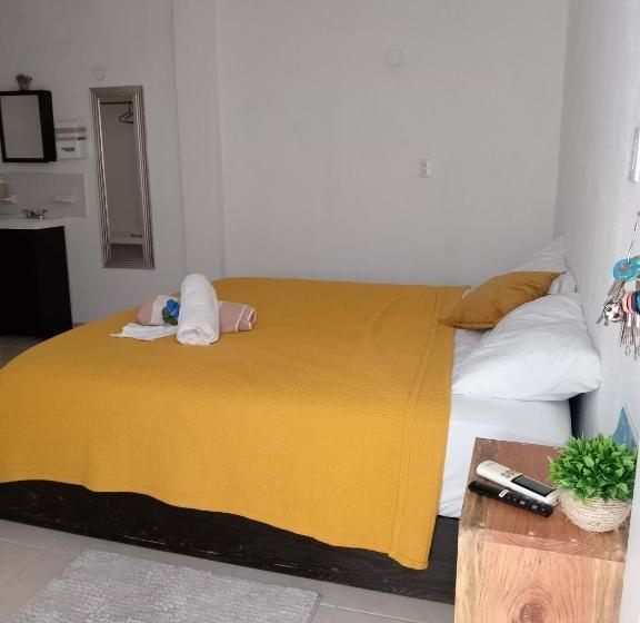 带大床的标准工作室, Casa Blue Habitación Orca