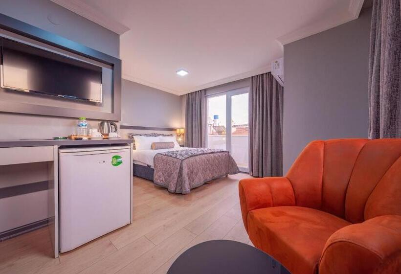 غرفة قياسية ثلاثية, Safranbolu çelebi̇ Otel