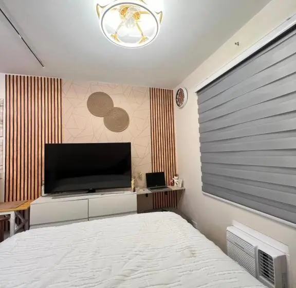 Estudio Superior, Studio Unit 8 Spatial Condo