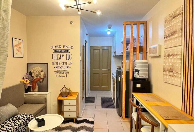 高级工作室, Studio Unit 8 Spatial Condo