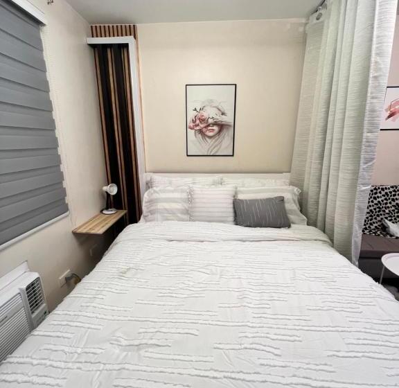 Estudi Superior, Studio Unit 8 Spatial Condo