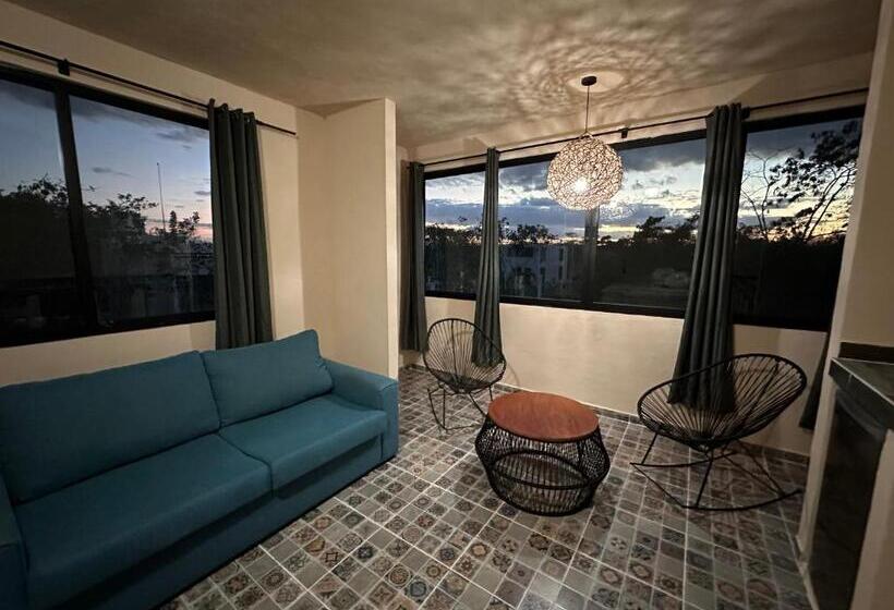 جناح جونيور مزوَّد بتراس, Xbalche Eco Hotel & Rv Park