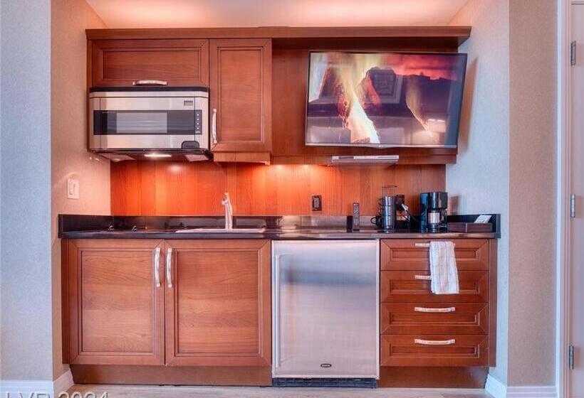 キングサイドベッドのスタンダードワンルーム, ! Mgm Free Resort Access High Floor Strip View