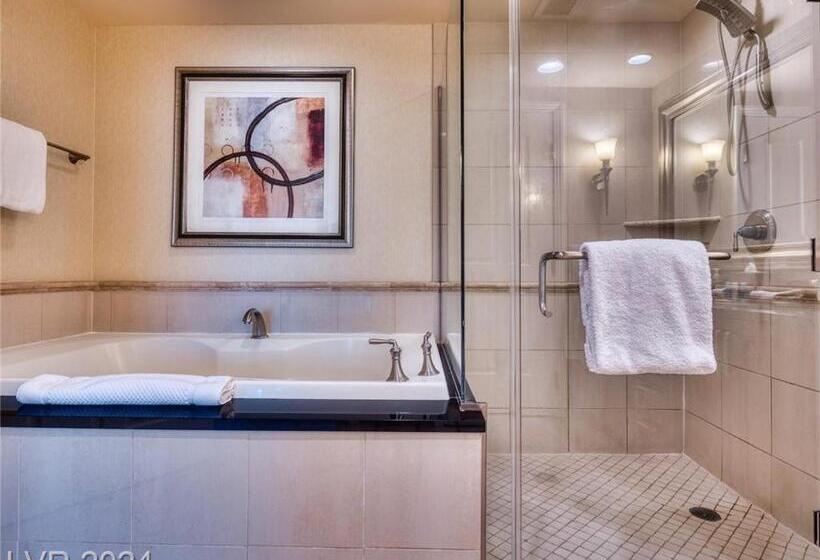 キングサイドベッドのスタンダードワンルーム, ! Mgm Free Resort Access High Floor Strip View