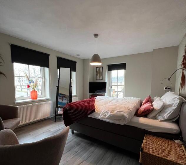 חדר דחוקס עם מיטת קינג, B&b Moria