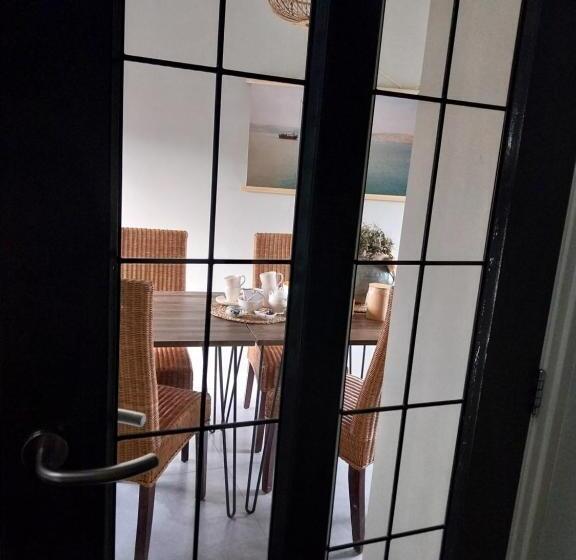 חדר דחוקס עם מיטת קינג, B&b Moria