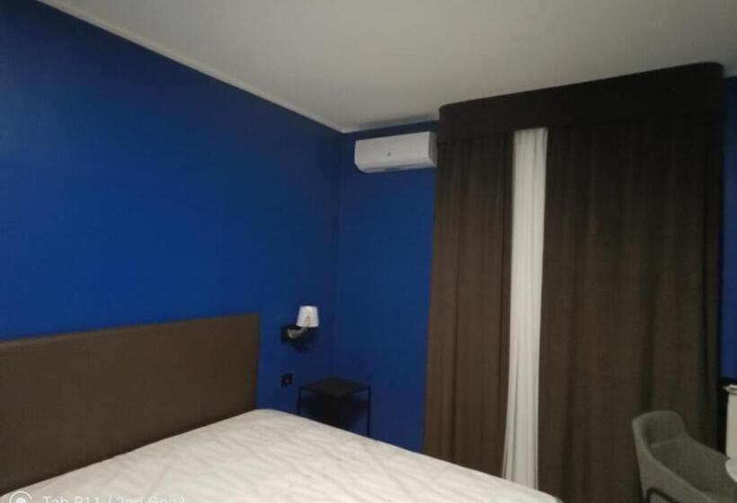 スタンダードトリプルルーム, Blu Room
