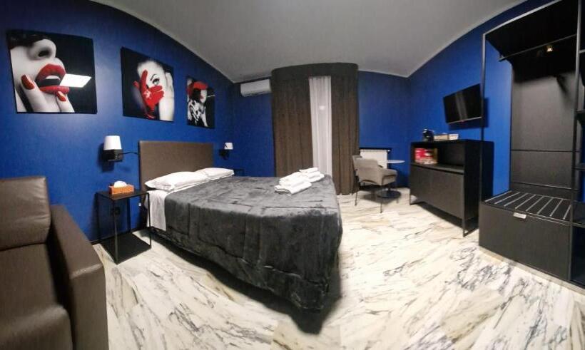 スタンダードトリプルルーム, Blu Room