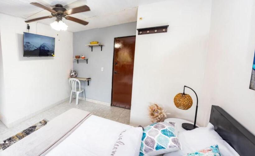 Апартаменты 1 Спальня с Балконом, Coliving7 Aparta Hotel & Habitaciones