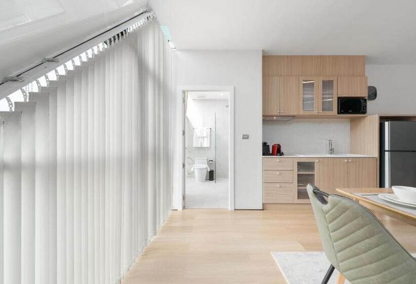 Номер Deluxe, Naka Raj Escape