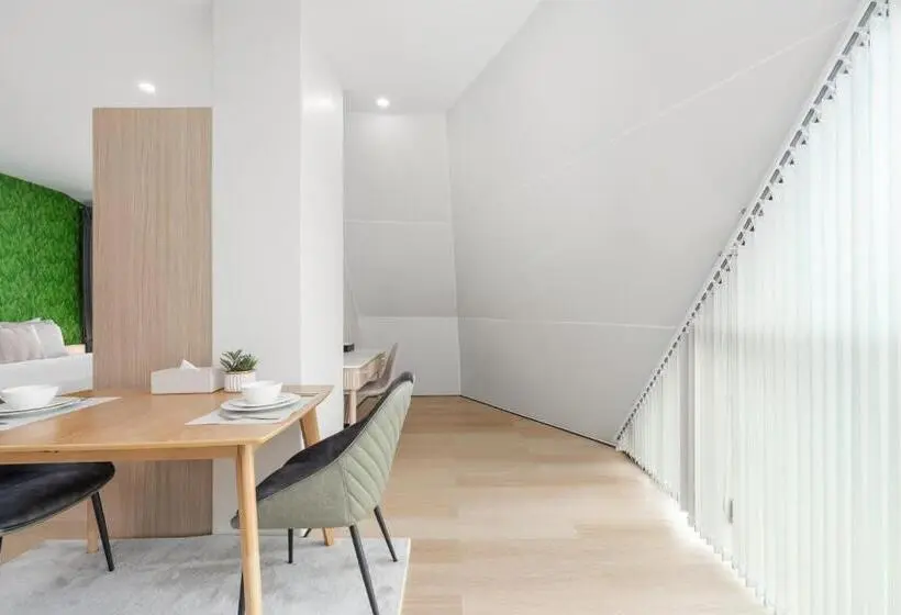 Deluxe-huone, Naka Raj Escape