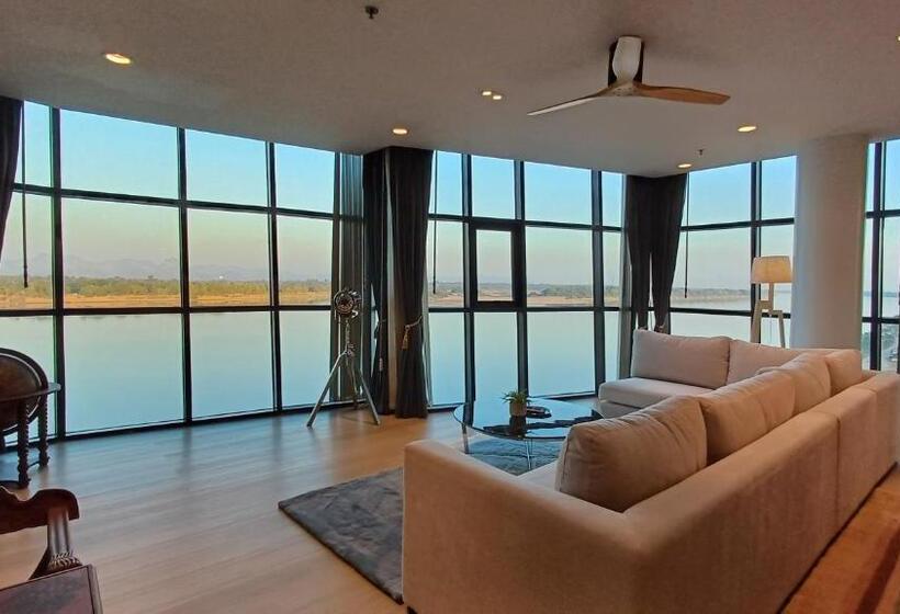 Президентский Люкс, Naka Raj Escape