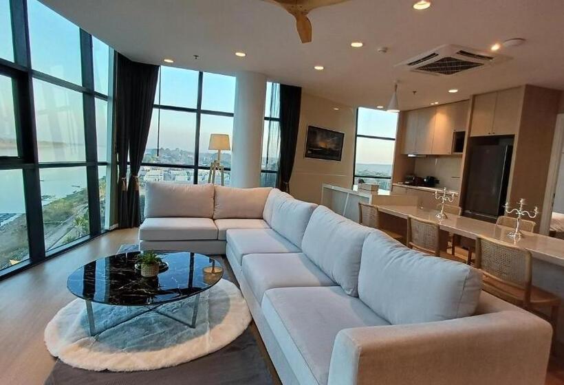 Президентский Люкс, Naka Raj Escape