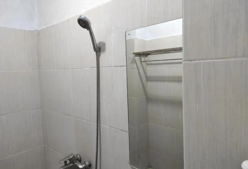 スタンダードルーム, Oyo 93443 Emmy Homestay Syariah
