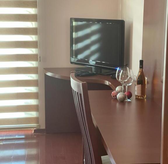 اتاق خانوادگی, Turkuaz