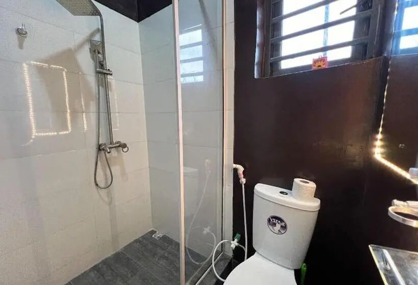 اتاق استاندارد یک نفره, Hq Hotel And Lounge
