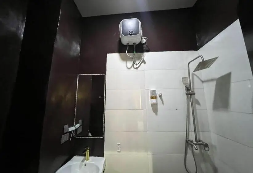 سوییت, Hq Hotel And Lounge