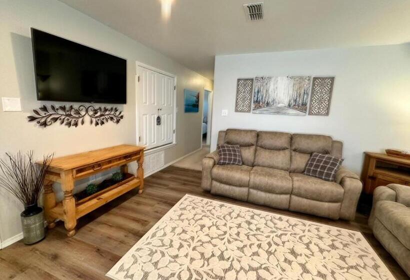 Дом 3 Спальни, Lakeside Motel, Cabins And Rv