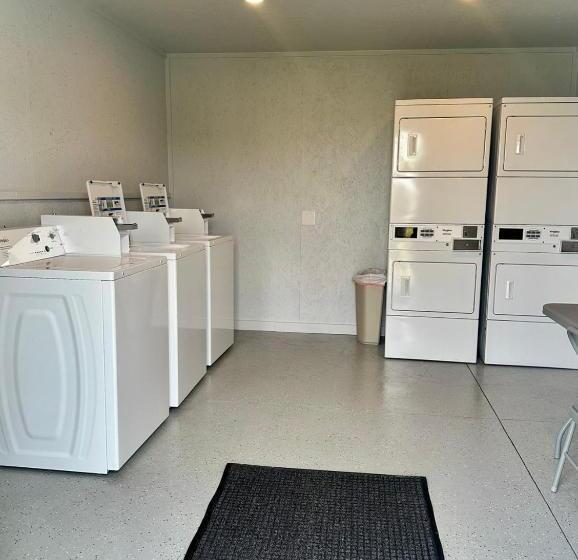 Номер Deluxe, Lakeside Motel, Cabins And Rv