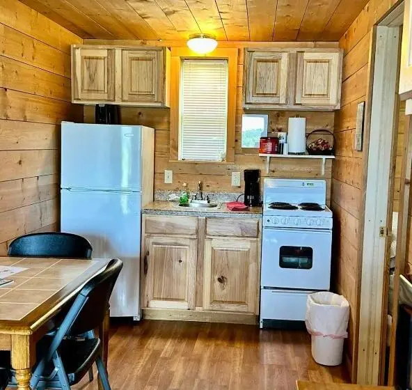 Perhebungalow, Lakeside Motel, Cabins And Rv