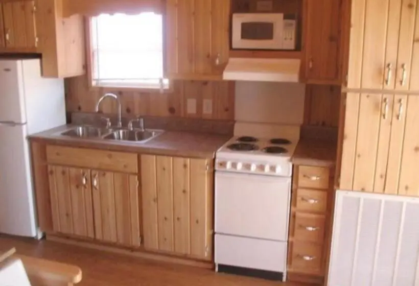 Perhebungalow, Lakeside Motel, Cabins And Rv