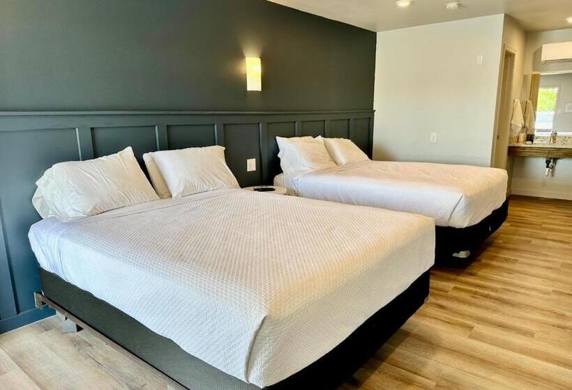 Номер Deluxe, Lakeside Motel, Cabins And Rv