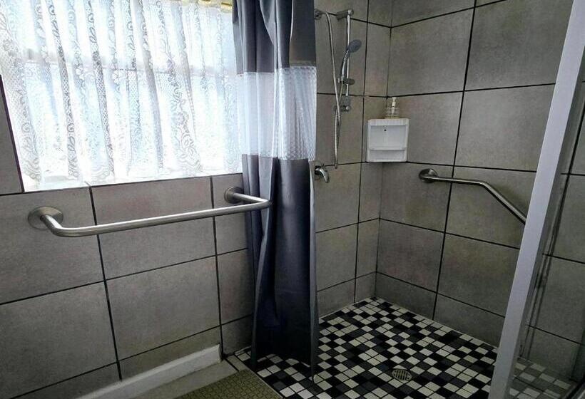 Семейный Номер Классика, Schooner House