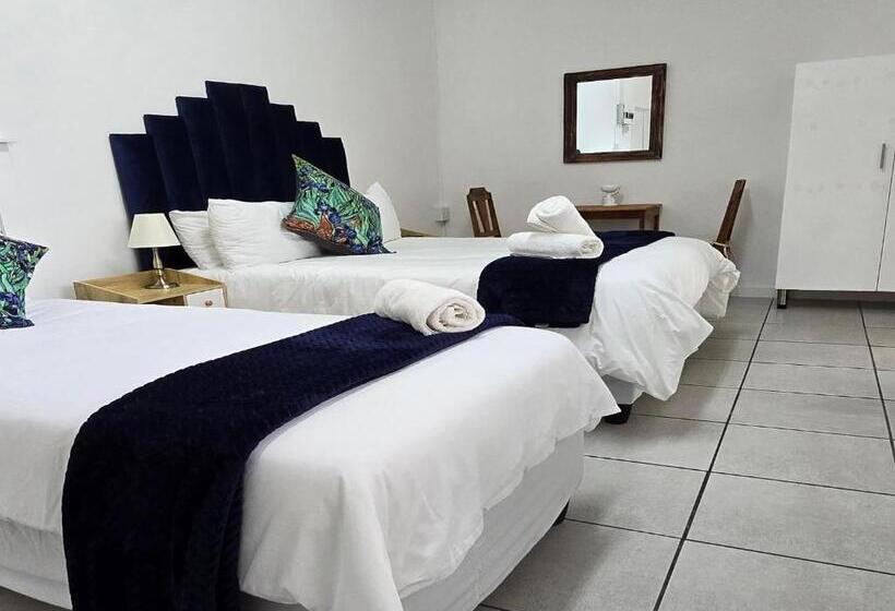 غرفة عائلية كلاسيكية, Schooner House