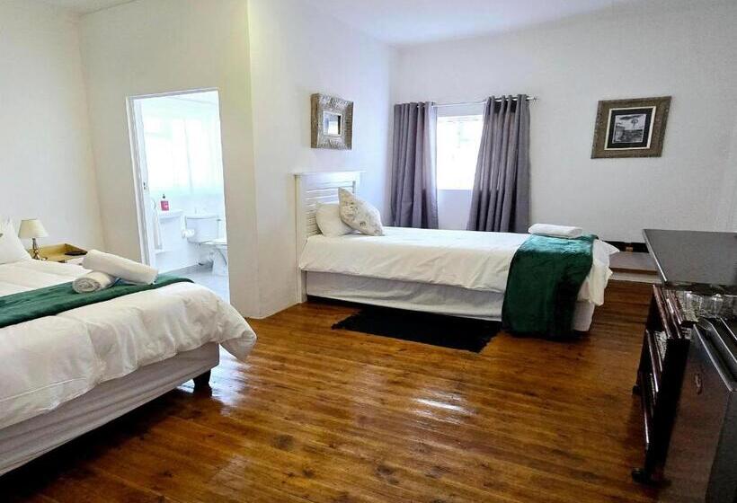 חדר סטנדרט לשלושה, Schooner House