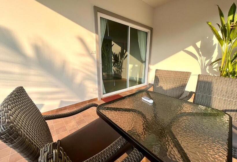 Бунгало Стандарт 2 Спальни, Swiss Resort