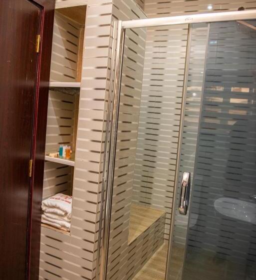 اتاق لوکس با تخت بزرگ, Abada Luxury Hotel And Suites