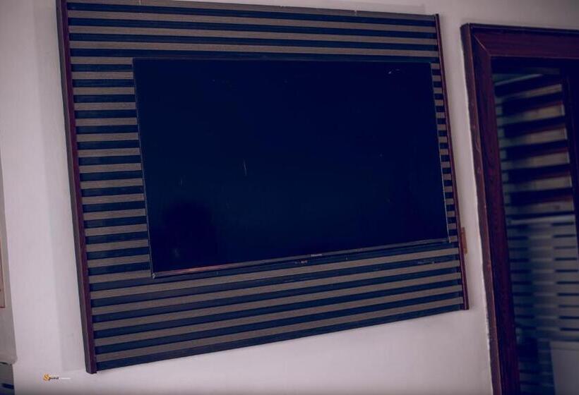 اتاق لوکس با تخت بزرگ, Abada Luxury Hotel And Suites