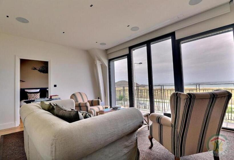 اتاق خانوادگی, Les Dunes