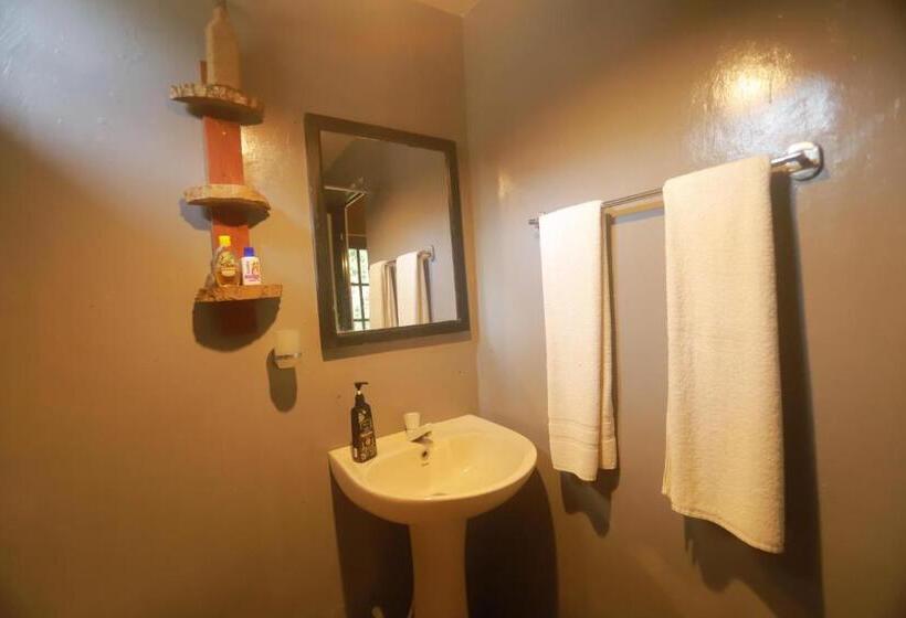 Кровать в Общей Комнате, Dinna Nature Hostel