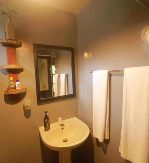 Кровать в Общей Комнате, Dinna Nature Hostel