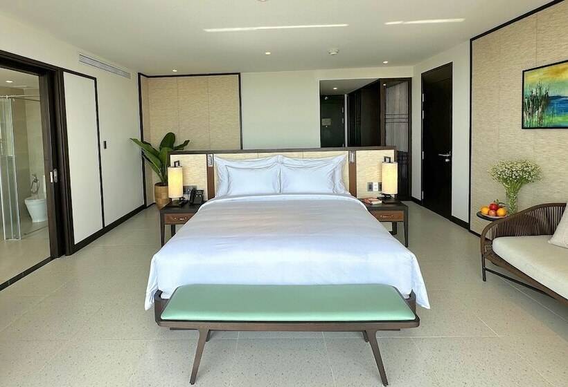 سوئیت جونیور با چشم‌انداز باغ, Emerald Ho Tram Resort