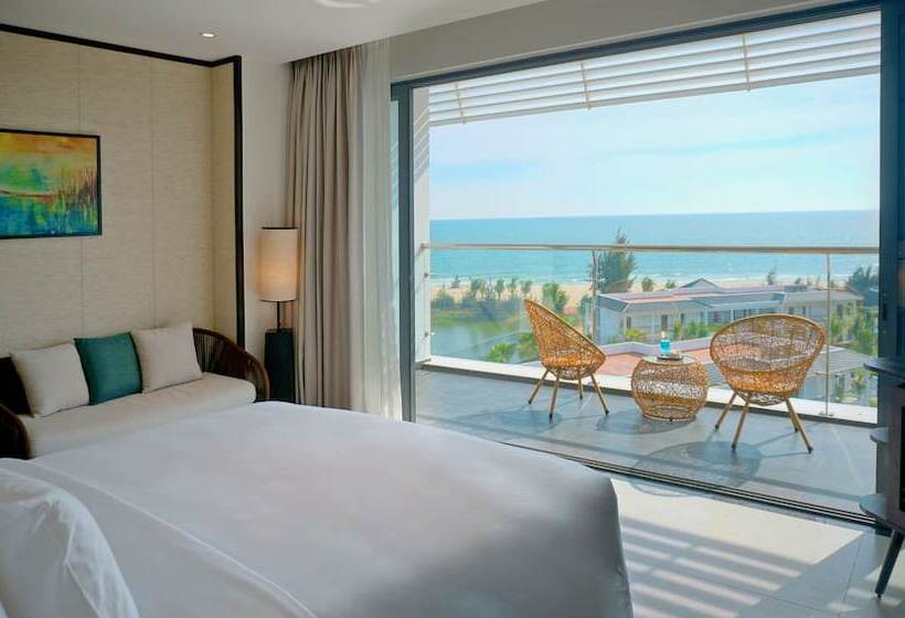 سوییت جونیور با چشم‌انداز دریا, Emerald Ho Tram Resort