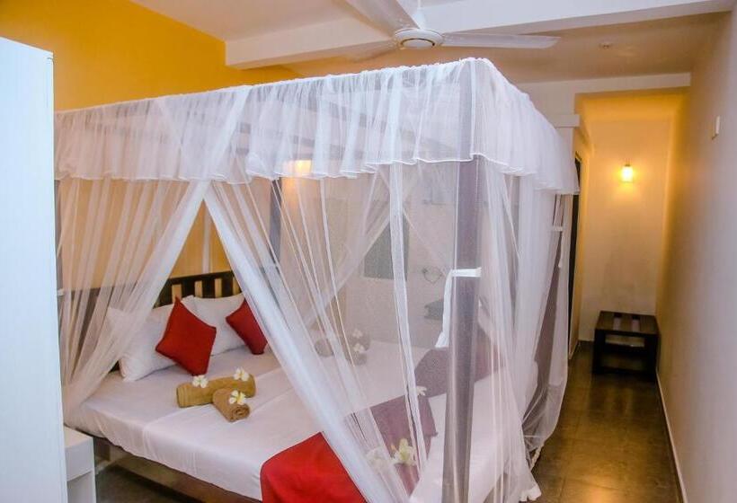 デラックストリプルルーム, Anchorage Mirissa