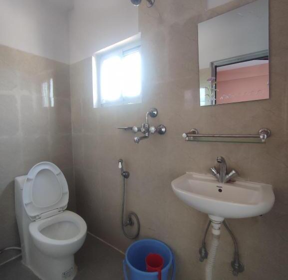 Economy Triple Room, Krishna Inn