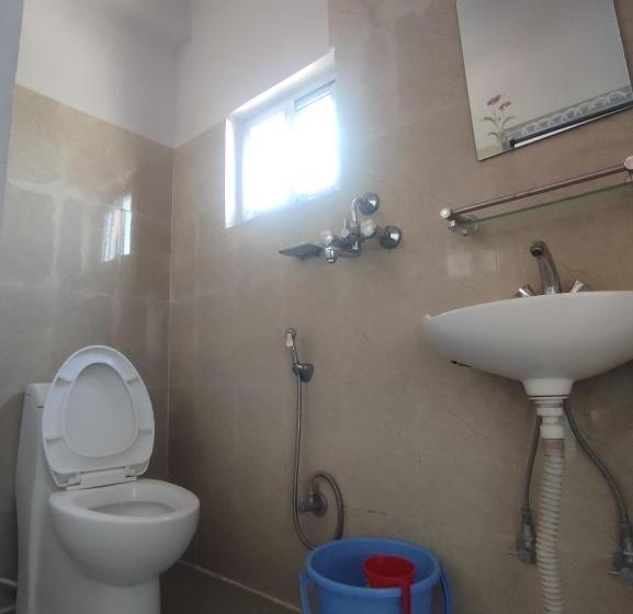 Economy Triple Room, Krishna Inn