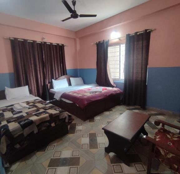 Economy Triple Room, Krishna Inn