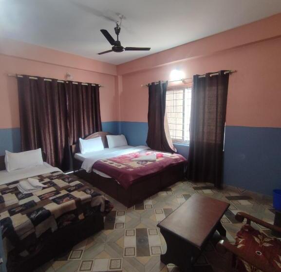 Economy Triple Room, Krishna Inn