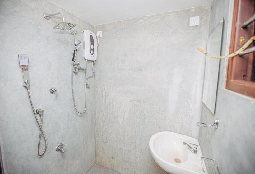 غرفة ديلوكس, Prasith’s Place