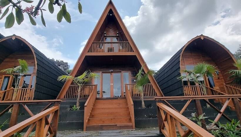 חדר משפחתי, Umah Nanda Kintamani