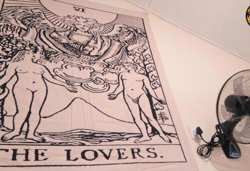 Номер Стандарт Совместная Ванная, Lazy Monkey Surfhostel   Sri Lanka