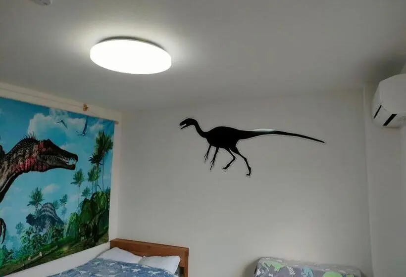 浴室共有スタンダード4人用ルーム, 11月フルリフォーム 12月オープン恐竜一色ゲストハウスdinosaur Guesthouse